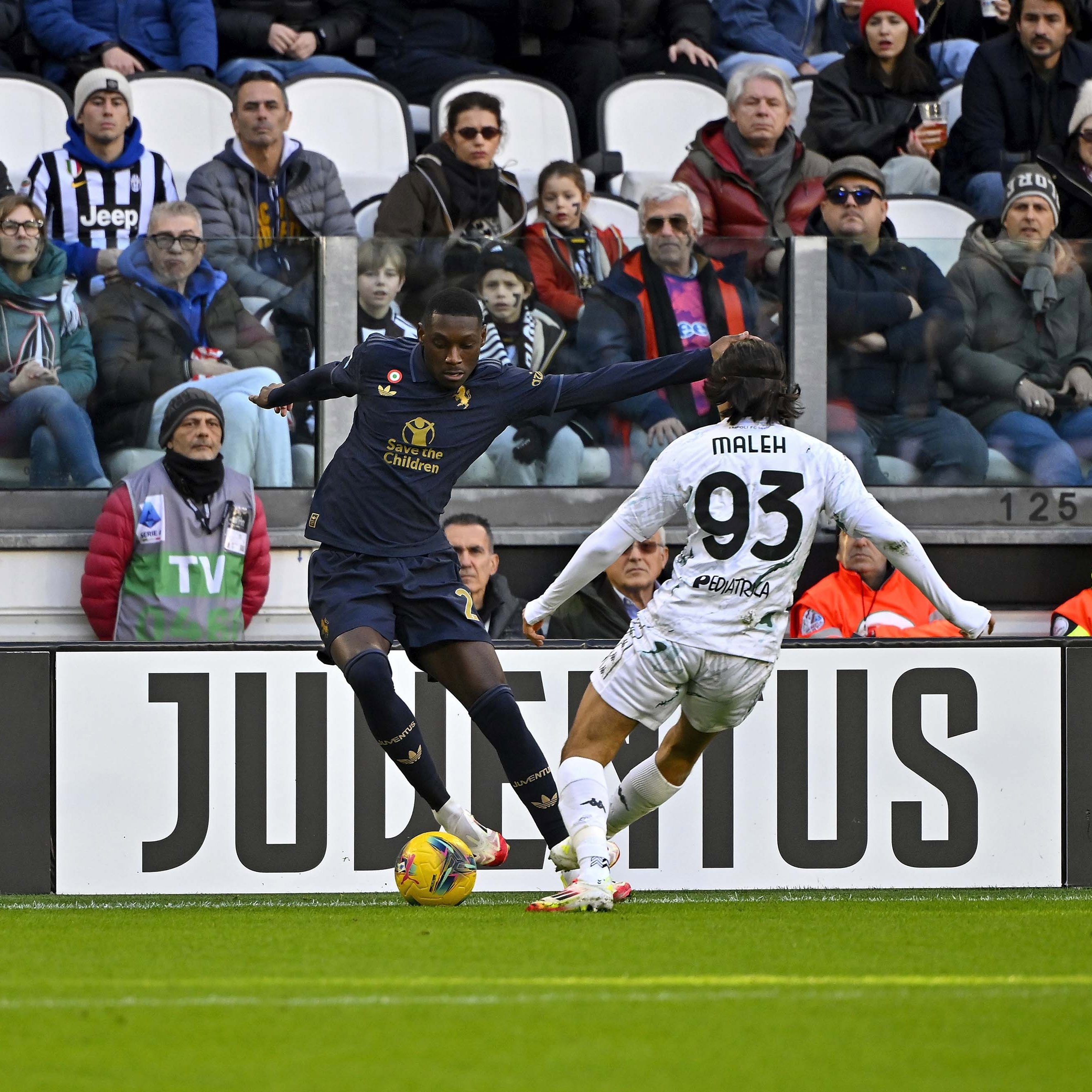 乐鱼官网包含意甲赛程吃紧，比利亚雷亚尔冲刺阶段迎来里程碑，质疑声仍在，轮换策略成焦点的词条